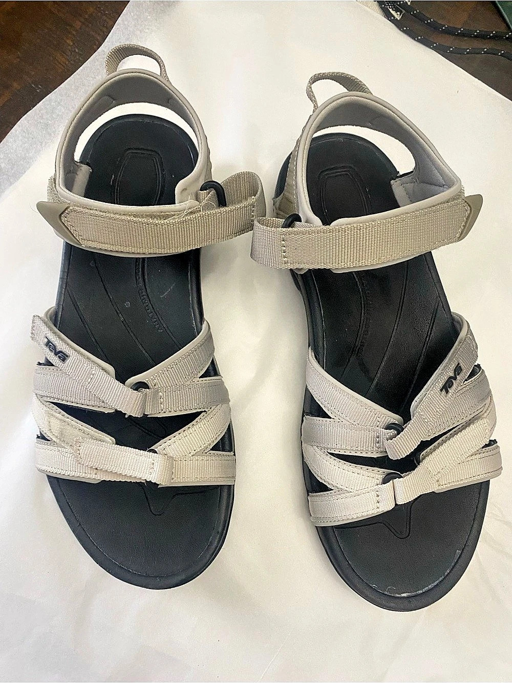 Teva Tirra Sandals Women's Strappy Sport Sandals in Beige & Black Size 9